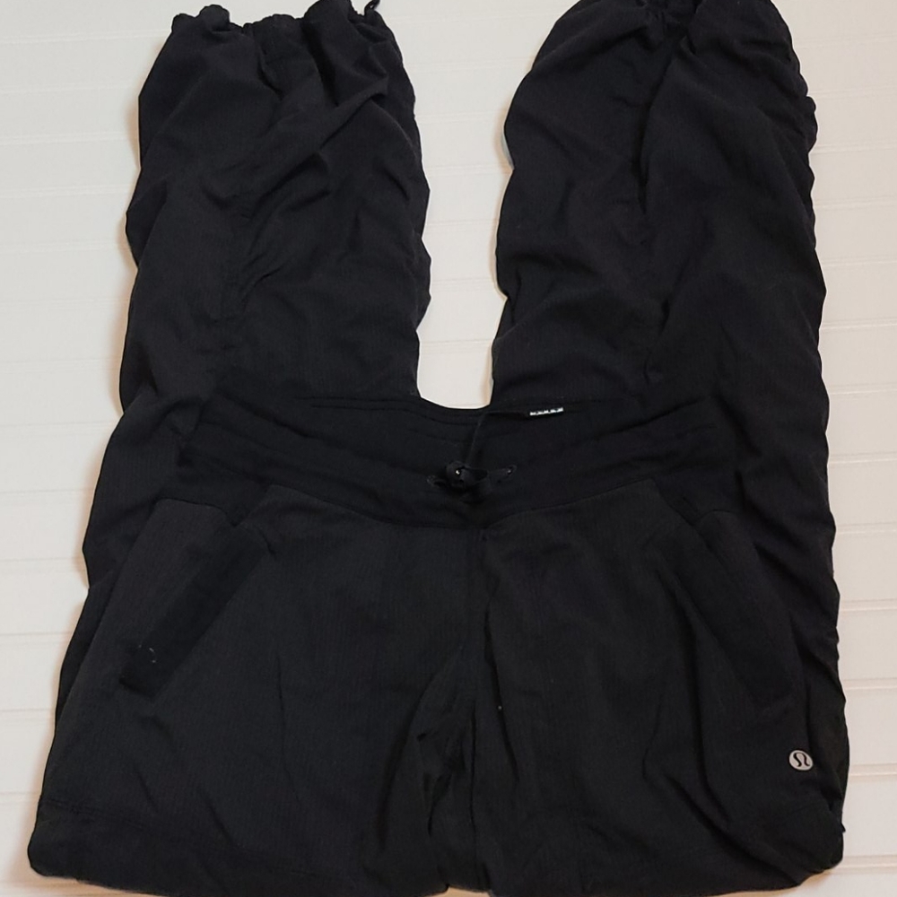 Lululemon pants size 4